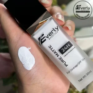 Everly Beauties Pure Matte Full Coverage Foundation with SPF 15+ (30ml)
